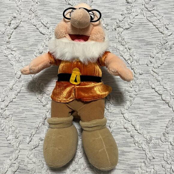 Disney Store Exclusive Doc Plush Snow White and the Seven Dwarfs - Picture 2 of 6